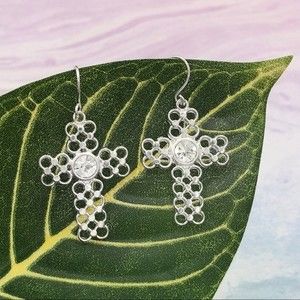 🌼 Open Circles Rhinestone Cross Earrings